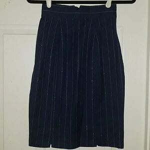 Memphis navy silver pinstriped skirt Sz. S NWT